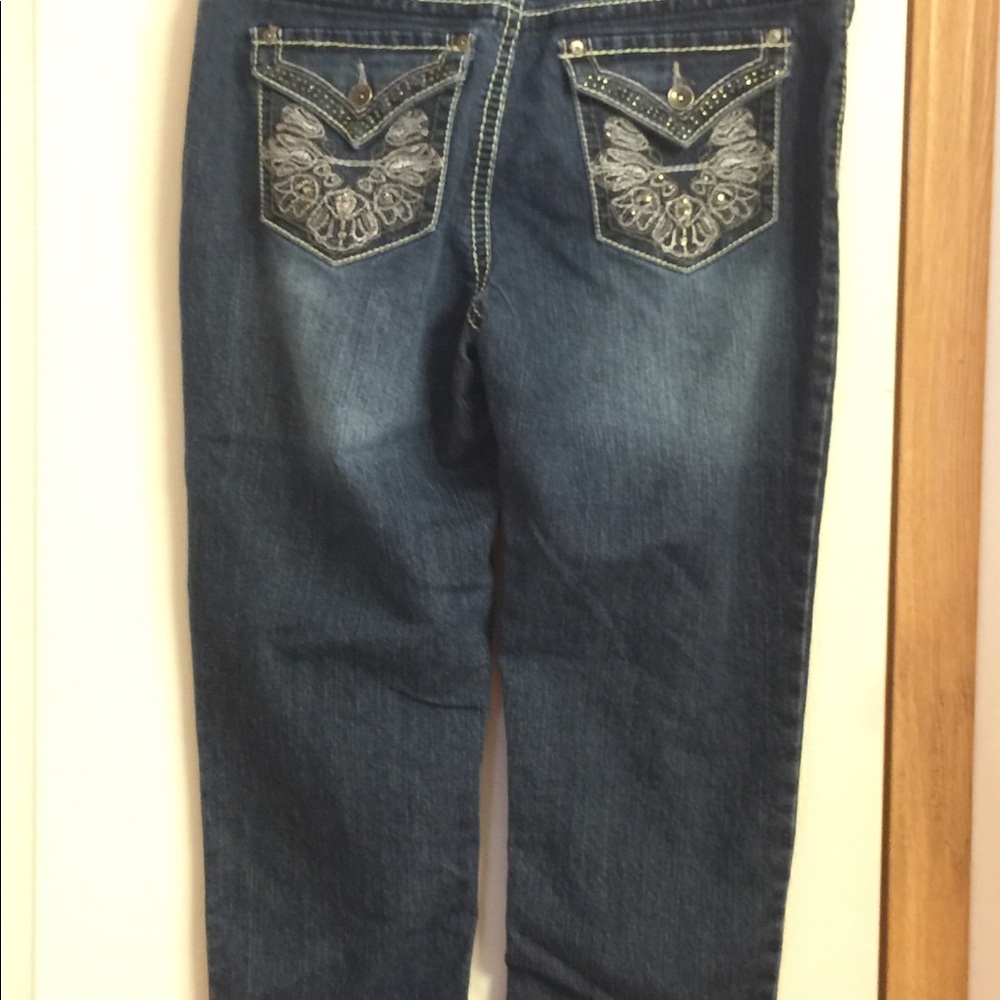 Capris - Picture 2 of 3